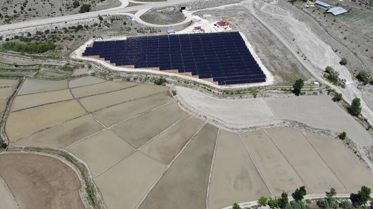 Yurtdışında gördü, çorak arazisine ‘güneş’ ekti