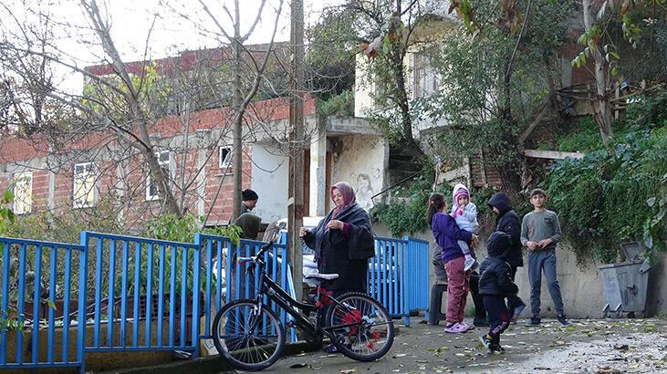 60 tonluk kaya tehdidi altındaki evlerine geri döndüler