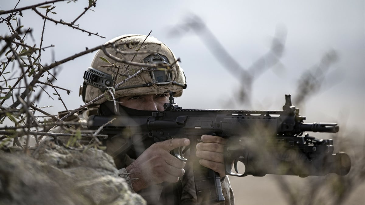 Yunanistan’dan ülkeye girmeye çalışan 8 kişi yakalandı