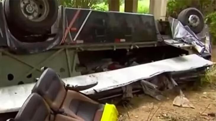 Brezilya’da futbol takımını taşıyan otobüs uçuruma yuvarlandı! 4 ölü, 29 yaralı