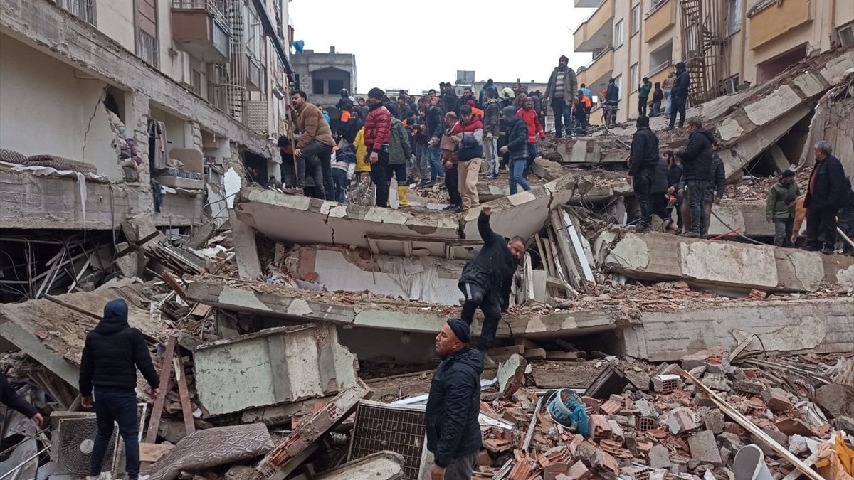 Deprem sırasında ve sonrasında yapılması gerekenler