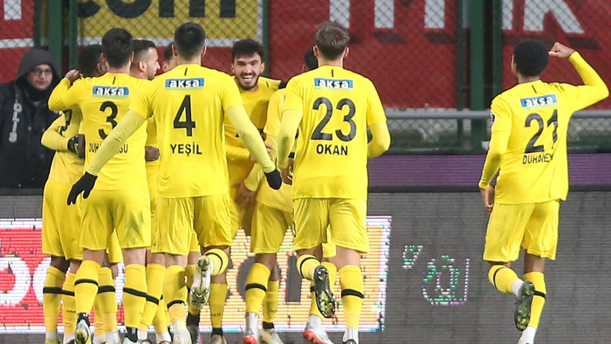 İstanbulspor, deplasmanda Konyaspor’u mağlup etti