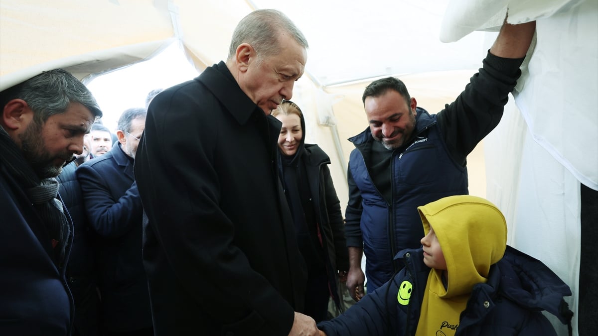 Üniversiteler yaz döneminde uzaktan eğitime geçecek