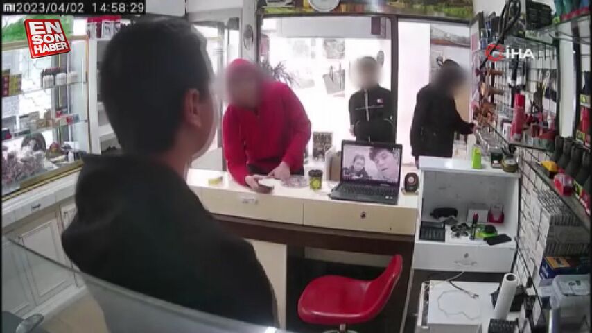 Kağıthane’de önce fotoğrafını çekti, ardından çalıp komik şekilde kaçtı