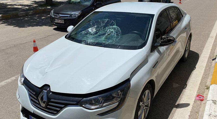 Otomobilin çarptığı kadın feci şekilde can verdi