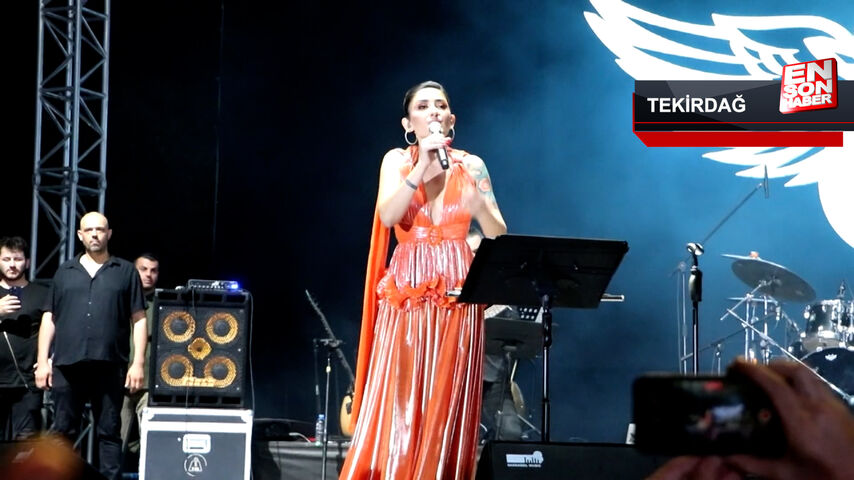 Melek Mosso, Tekirdağ konserinde yine özür diledi