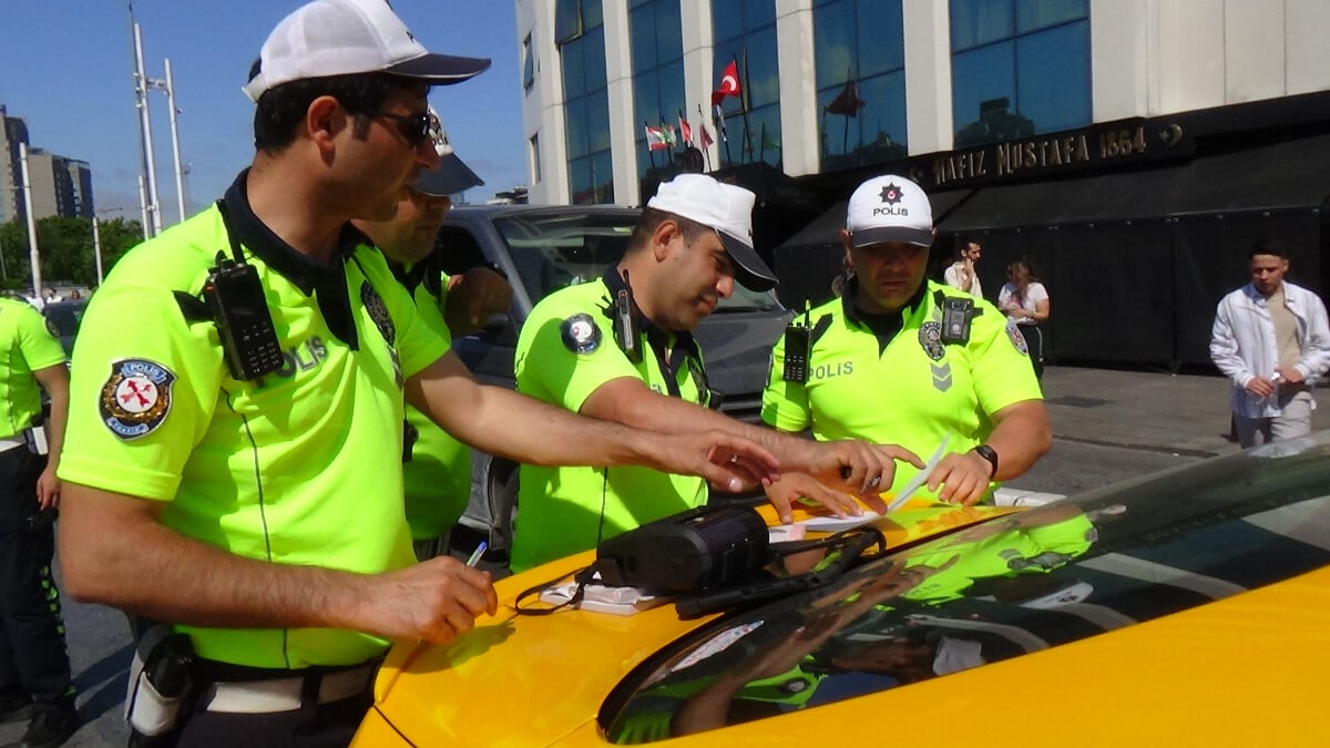 Taksim’de arama kararı olan taksici yakalandı