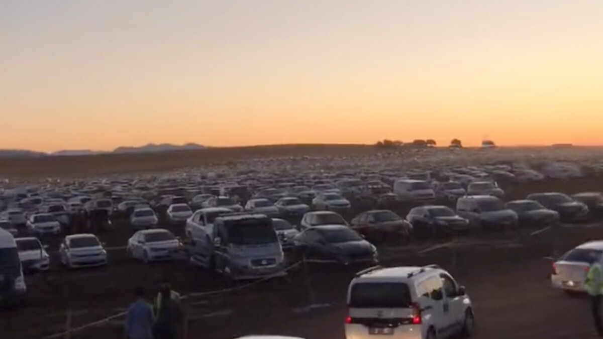 Menzil Şeyhi Seyyid Abdulbaki El-Hüseyni’nin cenazesine yoğun katılım