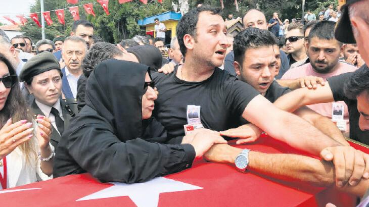 Kahraman şehitleri yüreğimize gömdük