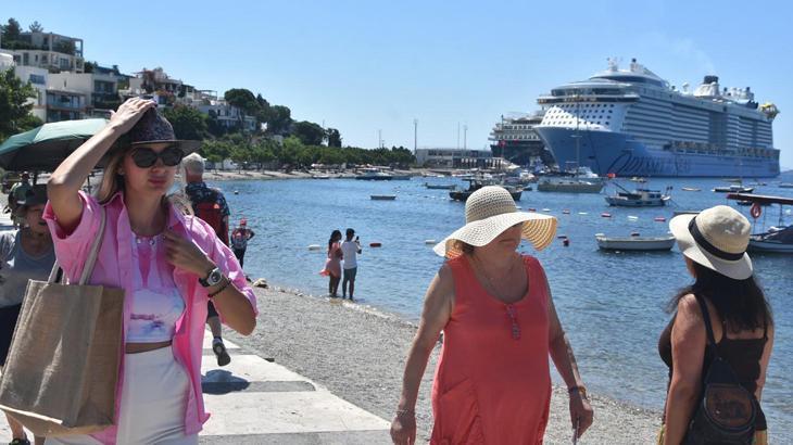 Bodrum’da yerli gitti, yabancı geldi!