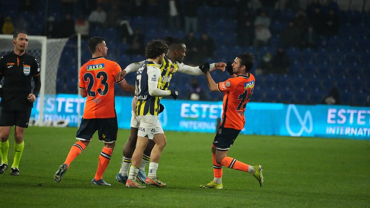 Leo Dubois, Galatasaray’a dönebilir! İşte Başakşehir’in talebi