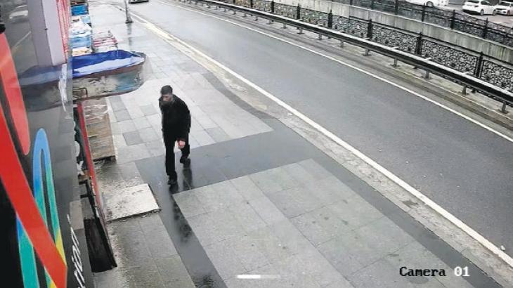 Sokak sokak gezip 10 kişiyi bıçakladı