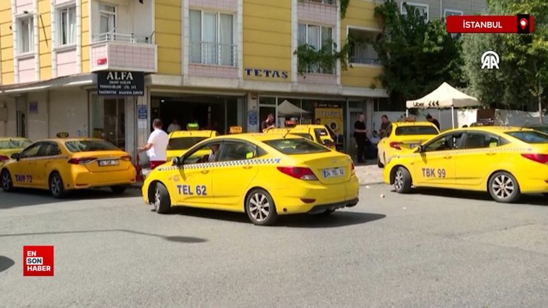İstanbul’da taksiciler yeni tarife için cihazlarını istasyonlarda güncelletti