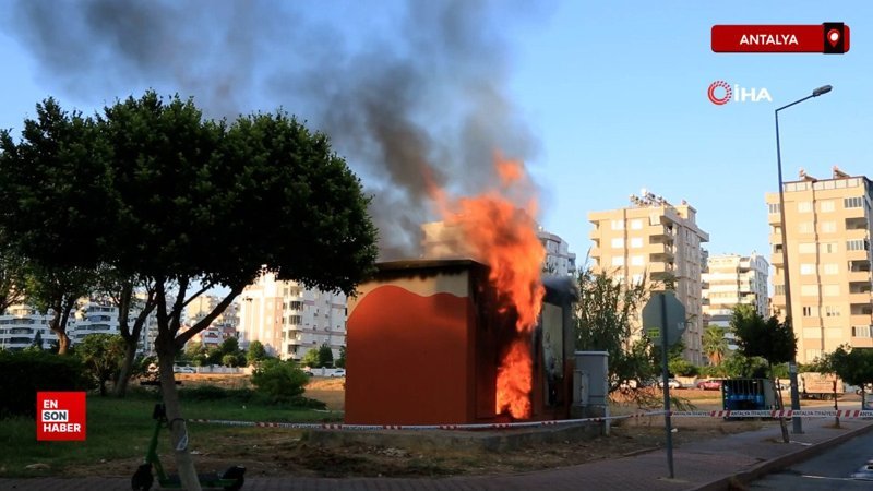 Antalya’da aşırı yüklenmeyi kaldırmayan trafo alev alev yandı
