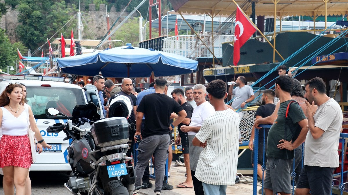 Antalya’da pala, bıçak ve sopalarla tekne bastılar