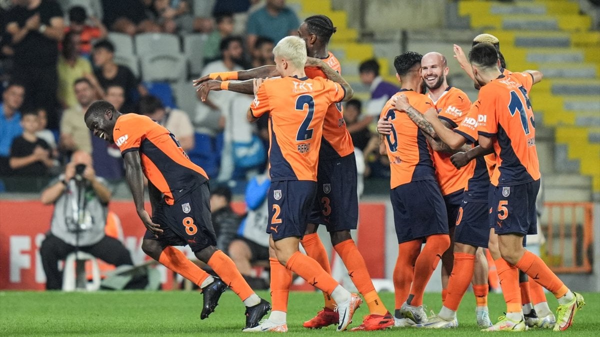 Başakşehir Avrupa Konferans Ligi rövanşında St. Patrick’s Athletic’i mağlup etti