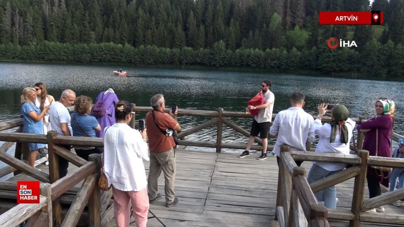 Doğaseverlerin yeni rotası: Artvin Şavşat’ta kalp şeklindeki Karagöl