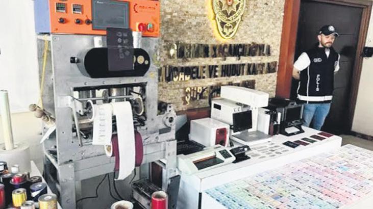 Sahte pasaport çetesi çökertildi