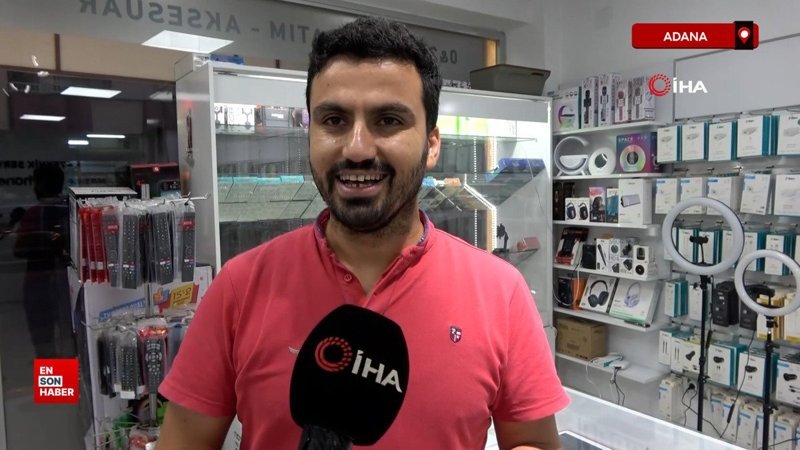 Adana’da su altında kalan telefonu buldu, tamir edip sahibine teslim etti