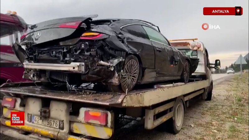 Antalya’da 4 araçlı zincirleme kaza