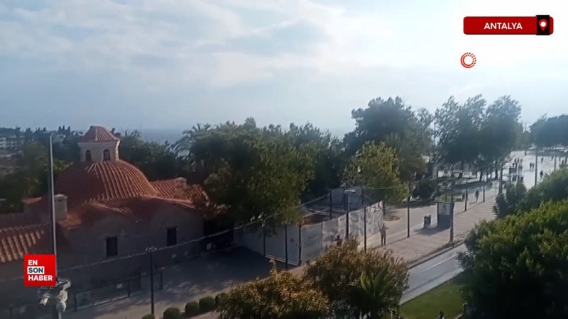 Antalya’da bir kilometre arayla iki mevsim yaşandı