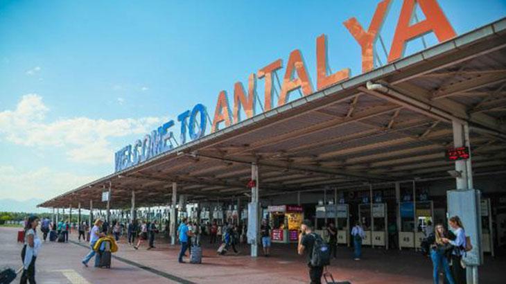 Antalya’ya 8 ayda turist akını