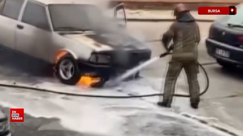 Bursa’da Tofaş otomobil alevlere teslim oldu