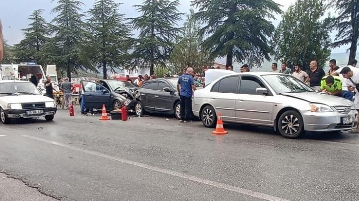 Denizli’de şiddetli yağışın ardından zincirleme kaza! Yaralılar var