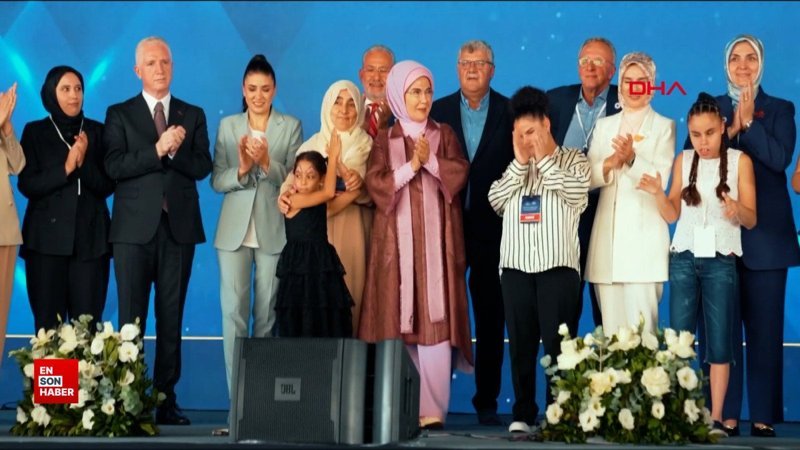 Emine Erdoğan: Koruyucu aileler toplumdaki huzuru da inşa eder