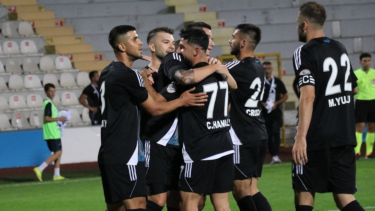 Erzurumspor FK, Yeni Malatyaspor’u üç golle geçti