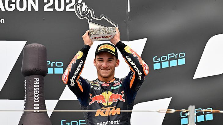 İspanya’da Moto2’de Deniz Öncü podyuma çıktı!
