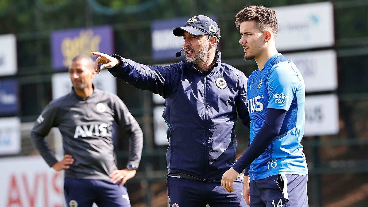 Vitor Pereira, Ferdi Kadıoğlu’nun sol beke evrilme sürecini anlattı